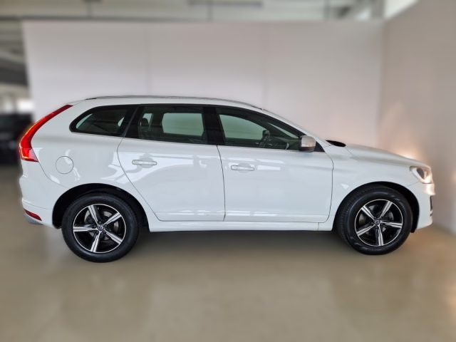 Volvo XC60 VOLVO XC60 D3 Geartronic R-design - foto 3 di 4