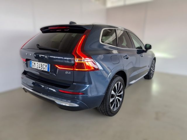 Volvo XC60 B4 (d) automatico Plus Bright - foto 2 di 4