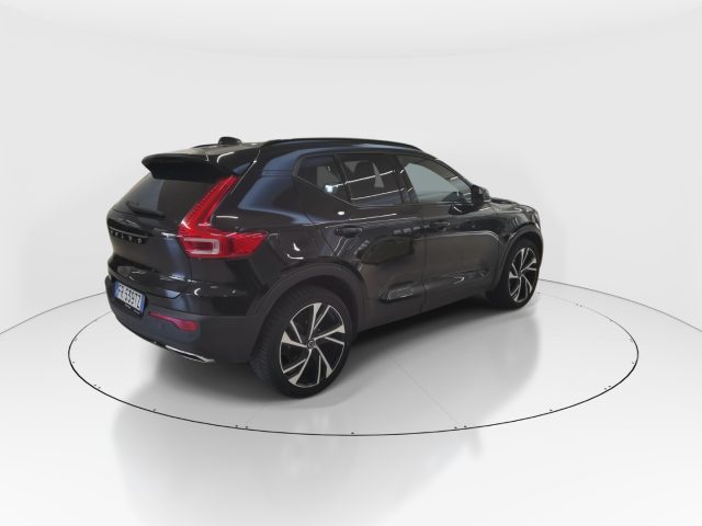 Volvo XC40 D3 Geartronic R-design - foto 2 di 4