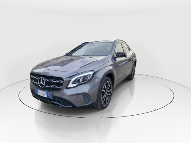 Mercedes-Benz GLA 200 d Automatic Executive - foto 3 di 4