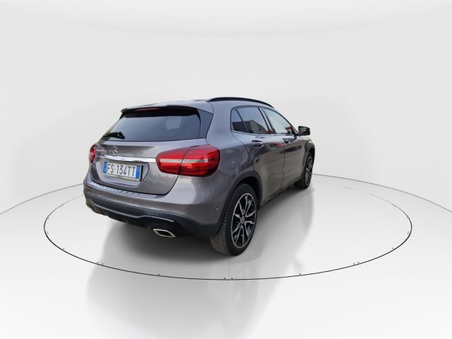 Mercedes-Benz GLA 200 d Automatic Executive - foto 2 di 4