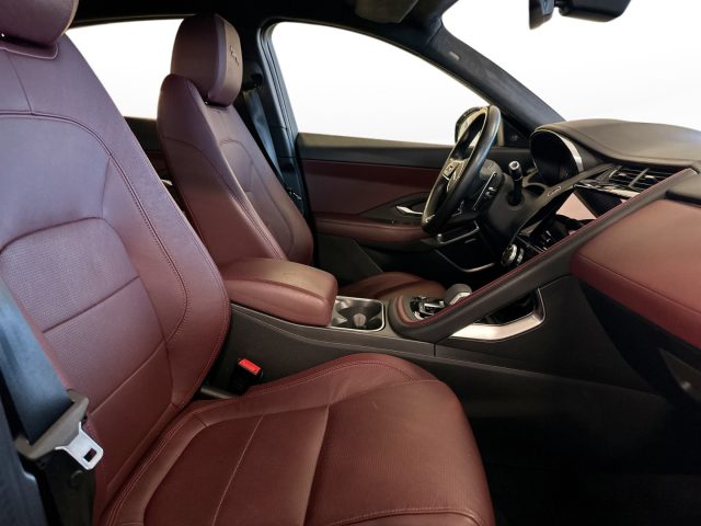 Jaguar E-Pace 2.0D I4 163 CV AWD Auto R-Dynamic SE - foto 3 di 4