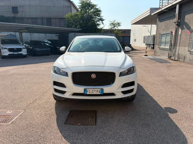 Jaguar F-Pace 2.0 D 180 CV AWD aut. Prestige *DA COMMERCIANTE* - foto 3 di 4