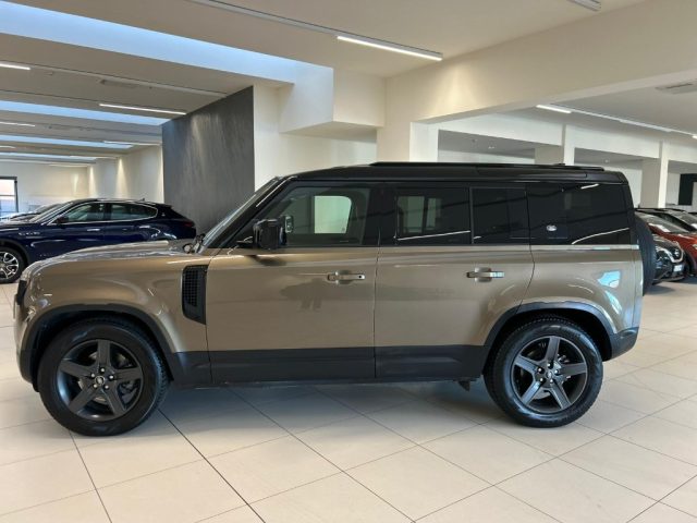 Land Rover Defender 110 3.0D I6 200 CV AWD Auto SE - foto 3 di 4