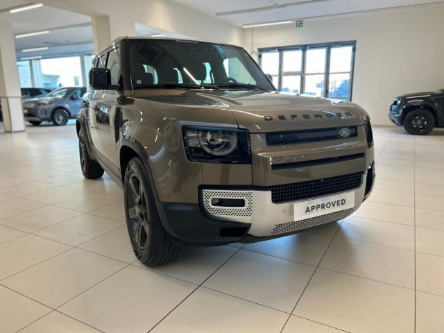 Land Rover Defender 110 3.0D I6 200 CV AWD Auto SE - foto 2 di 4