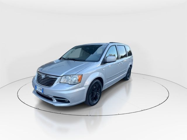 Lancia Voyager 2.8 Turbodiesel Gold 163 CV, del 2012, 137.841 km, in vendita a Modena (MO)