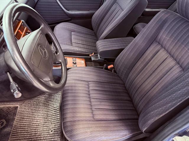 Mercedes-Benz E 220 ? 220E-16V cat ASI CLIMA usato a MARMIROLO