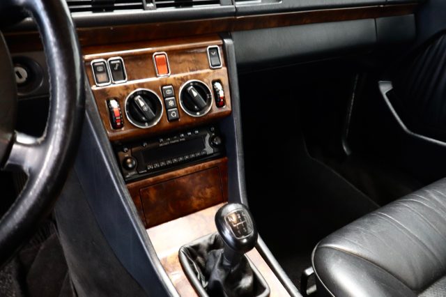 Mercedes-Benz E 300 ? 300 CE-24V - ASI - Clima, del 1990, 283.000 km, in vendita a Marmirolo (MN)