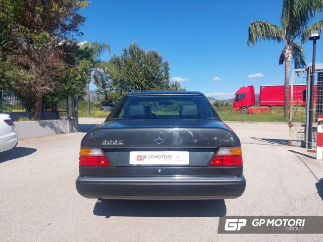 Mercedes-Benz 200 E cat ISCRITTA ASI usato a VITULAZIO