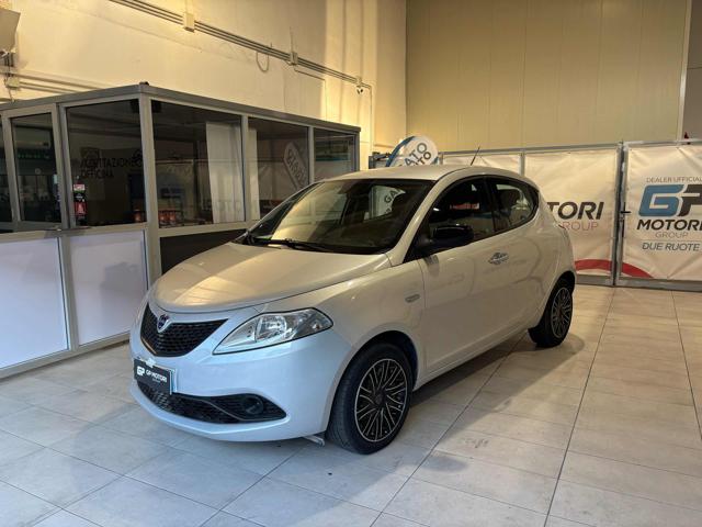 Lancia Ypsilon 1.2 69 CV 5 porte Gold usato a VITULAZIO