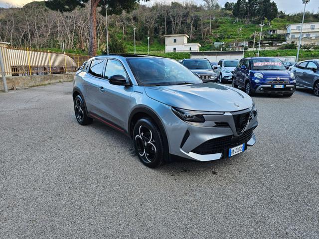 Alfa Romeo Junior 1.2 136 CV Hybrid eDCT6 Speciale - foto 3 di 4