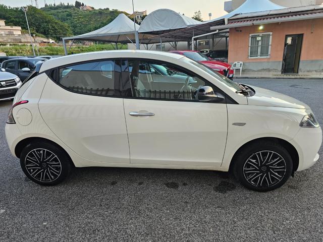 Lancia Ypsilon 1.0 FireFly 5 porte S&S Hybrid Gold - foto 4 di 4