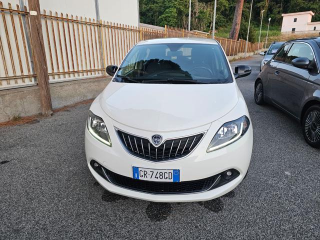Lancia Ypsilon 1.0 FireFly 5 porte S&S Hybrid Gold - foto 2 di 4