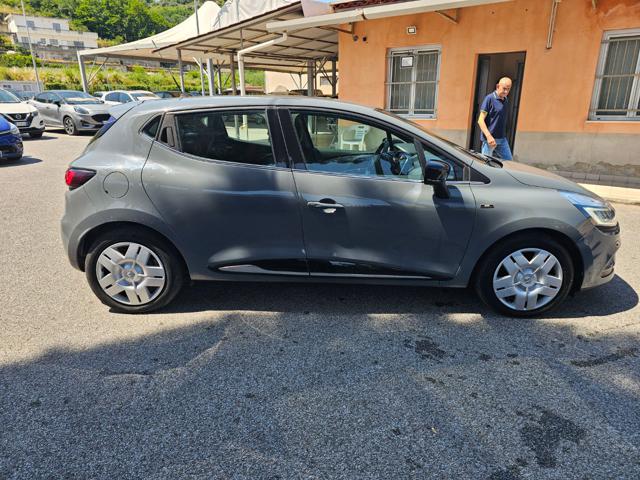 Renault Clio dCi 8V 75 CV 5 porte Moschino Zen - foto 4 di 4