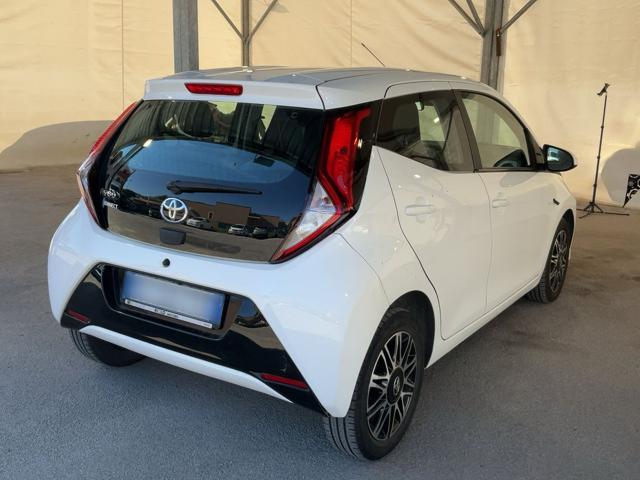 Toyota Aygo Connect 1.0 VVT-i 72 CV 5 porte x-play - foto 4 di 4
