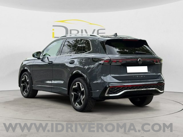 Volkswagen Tiguan Tiguan 2.0 tdi R-Line 150cv dsg - foto 4 di 4