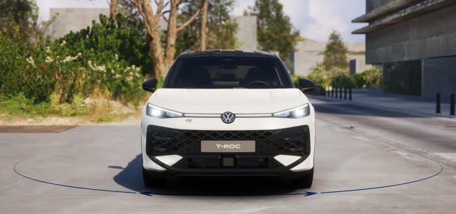 Volkswagen T-Roc 1.5 eTSI ACT 150 CV DSG R-Line - foto 2 di 4