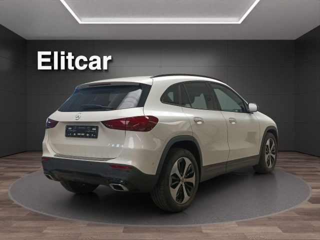 Mercedes-Benz GLA 180 Automatic Progressive Advanced Plus - foto 3 di 4