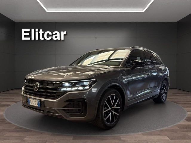 Volkswagen Touareg 3.0 V6 TDI SCR Elegance R-LINE usato a DORMELLETTO