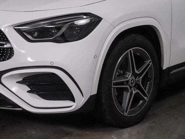 Mercedes-Benz GLA 180 Automatic AMG Line Premium - foto 3 di 4