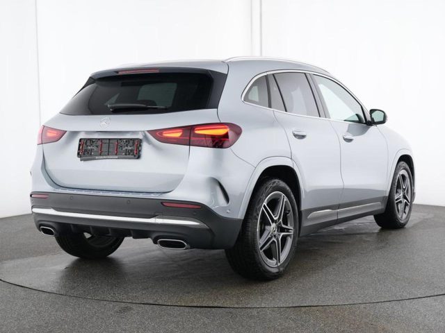 Mercedes-Benz GLA 200 Automatic AMG Line Advanced Plus - foto 2 di 4