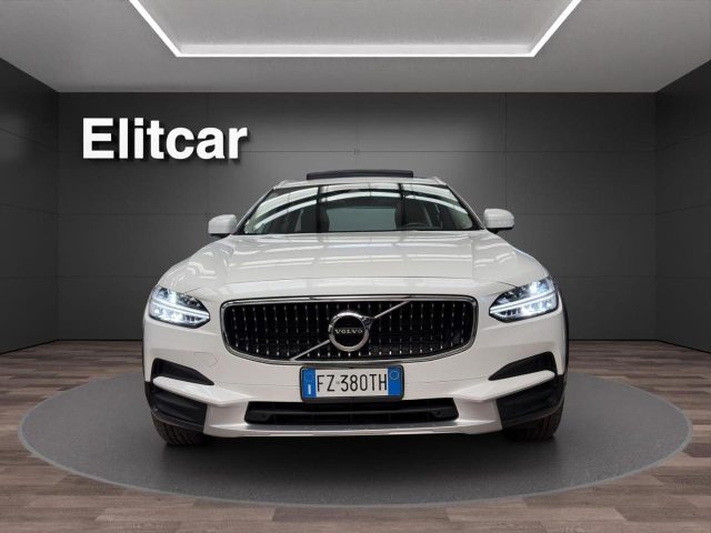 Volvo V90 Cross Country D5 AWD Geartronic Pro - foto 2 di 4