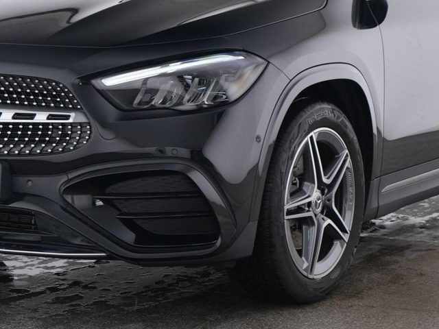 Mercedes-Benz GLA 180 Automatic AMG Line Premium - foto 2 di 4
