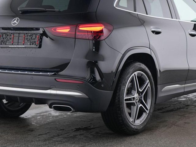 Mercedes-Benz GLA 180 Automatic AMG Line Premium - foto 4 di 4