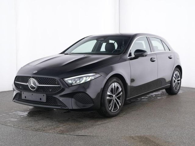 Mercedes-Benz A 180 Automatic Progressive Advanced, del 2025, 27.831 km, in vendita a Dormelletto (NO)