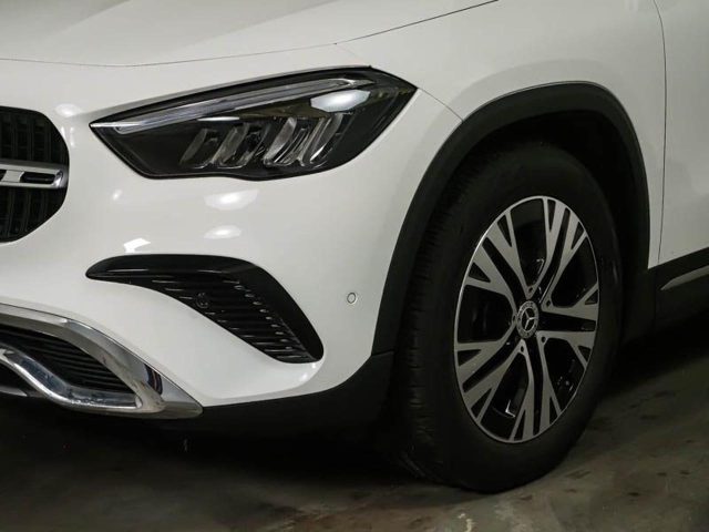 Mercedes-Benz GLA 180 Automatic Progressive Advanced Plus - foto 2 di 4