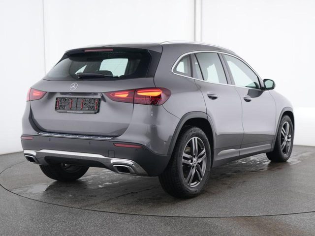Mercedes-Benz GLA 180 Automatic Progressive Advanced - foto 2 di 4