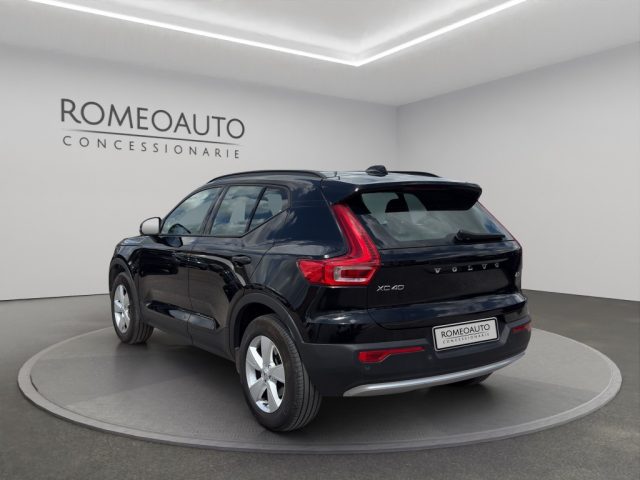 Volvo XC40 B3 automatico ESSENTIAL - foto 4 di 4