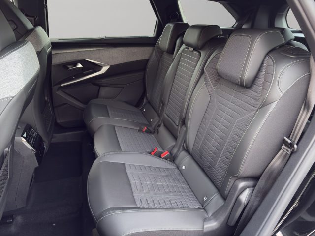 Peugeot 5008 Nuovo Hybrid 145 e-DCS6 GT, del 2025, 2 km, in vendita a Gubbio (PG)