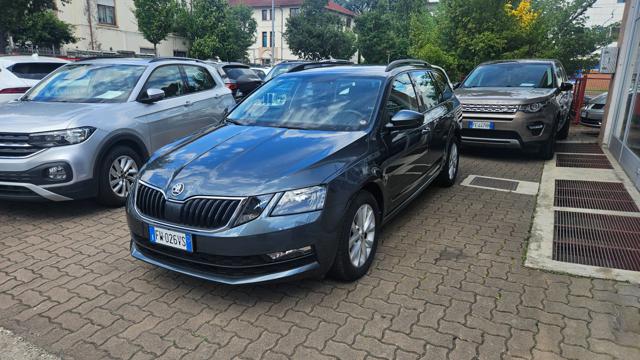 Skoda Octavia Wagon 1.6 tdi Executive 115cv NAVY-CAMERA-CARPLAY - foto 2 di 4