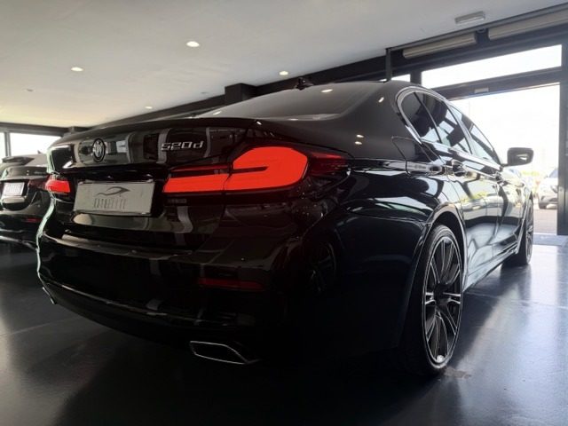 BMW 520 d 190CV 48V BERLINA CERCHI DA 20 - foto 4 di 4