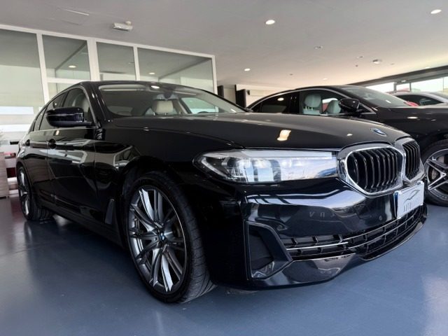 BMW 520 d 190CV 48V BERLINA CERCHI DA 20 - foto 3 di 4
