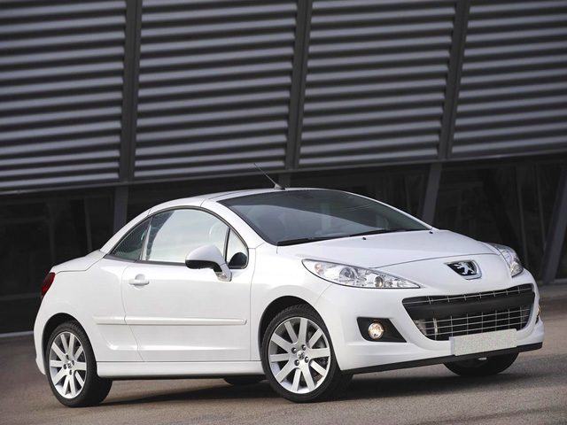 Peugeot 207 1.6 THP 156CV CC Féline usato a SANTA MARIA DI SALA