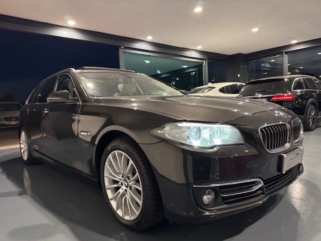 BMW 520 d xDrive Luxury Line/TETTO PANORAMICO - foto 3 di 4