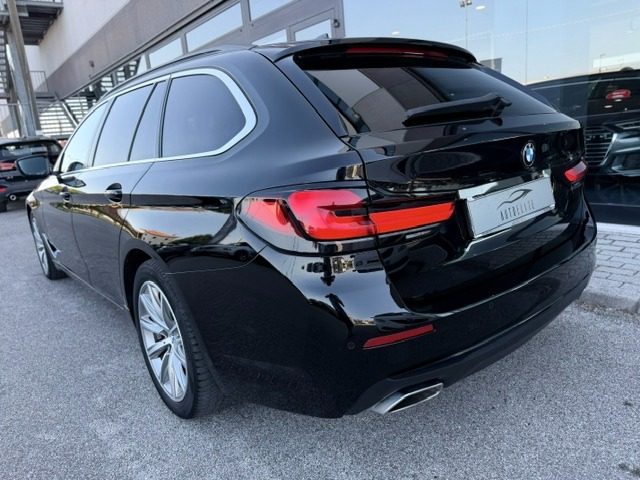 BMW 520 d 48V 190cv Touring Business - foto 3 di 4