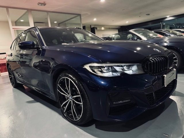 BMW 330 d 48V xDrive Touring Msport+Black Edition - foto 3 di 4