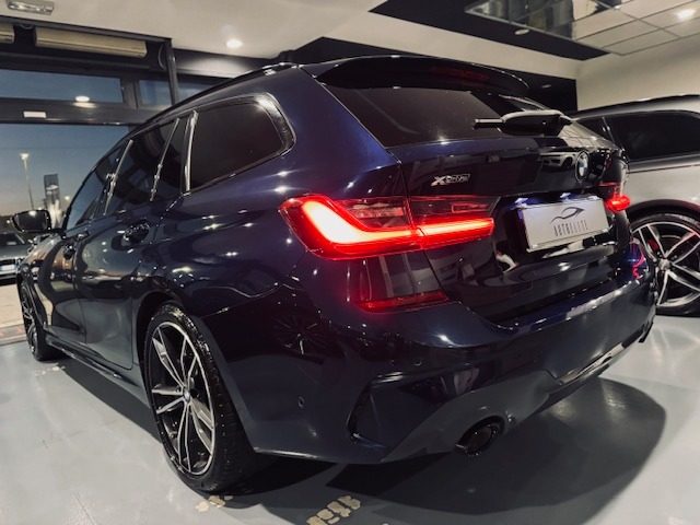 BMW 330 d 48V xDrive Touring Msport+Black Edition - foto 4 di 4