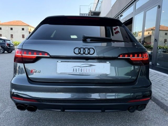 Audi S4 Avant TDI 347cv Black Edition sport attitude - foto 4 di 4