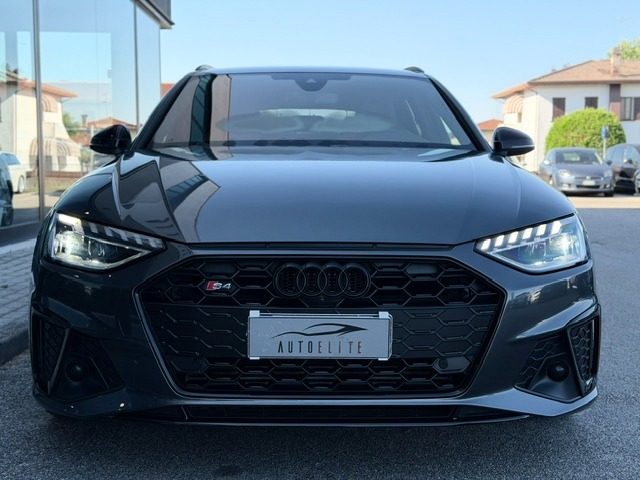 Audi S4 Avant TDI 347cv Black Edition sport attitude - foto 2 di 4