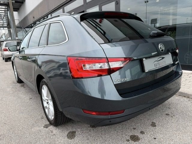 Skoda Superb 2.0 TDI 150CV DSG Wagon Style - foto 3 di 4