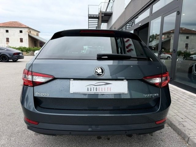 Skoda Superb 2.0 TDI 150CV DSG Wagon Style - foto 4 di 4