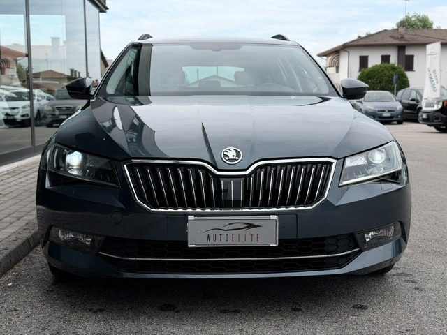 Skoda Superb 2.0 TDI 150CV DSG Wagon Style - foto 2 di 4