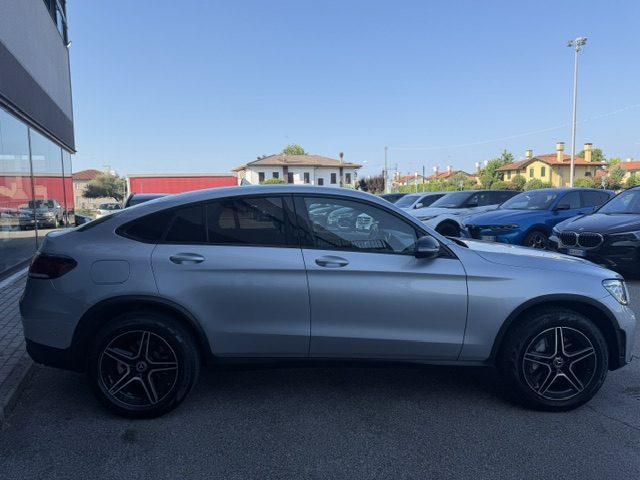Mercedes-Benz GLC 220 d 4Matic Coupé Premium Plus AMG Night Pack - foto 4 di 4