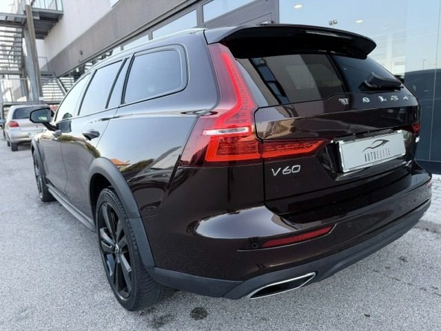 Volvo V60 Cross Country D4 AWD 190CV Geartronic *TETTO APRIBILE - foto 3 di 4