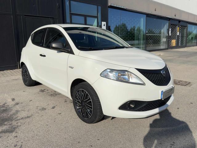 Lancia Ypsilon 1.2 69 CV 5 porte Platinum - foto 3 di 4