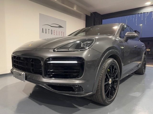 Porsche Cayenne Coupé 3.0 V6 Hybrid EDITION BLACK, del 2019, 62.600 km, in vendita a Santa Maria Di Sala (VE)